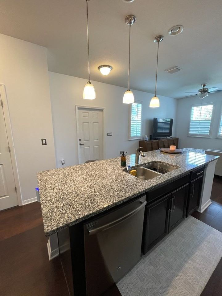 10732 Avery Park Dr - Photo 7 of 26