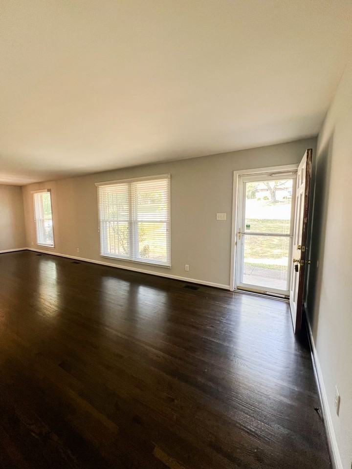 2108 Barkley Dr - Photo 5 of 29