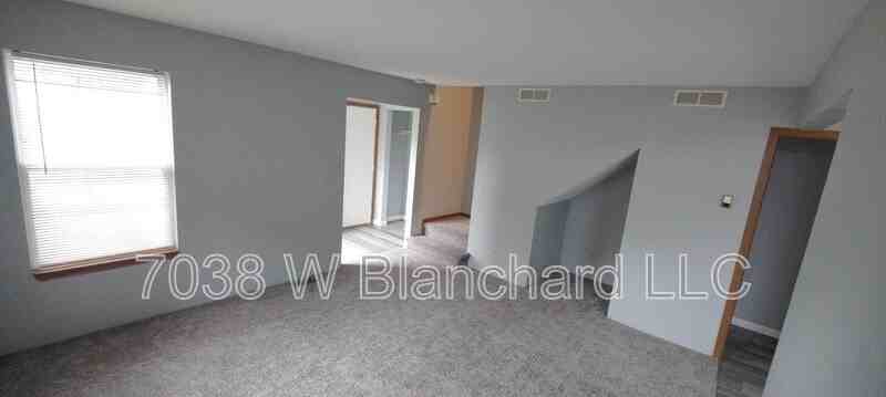 815 Whitney St - Photo 2 of 14