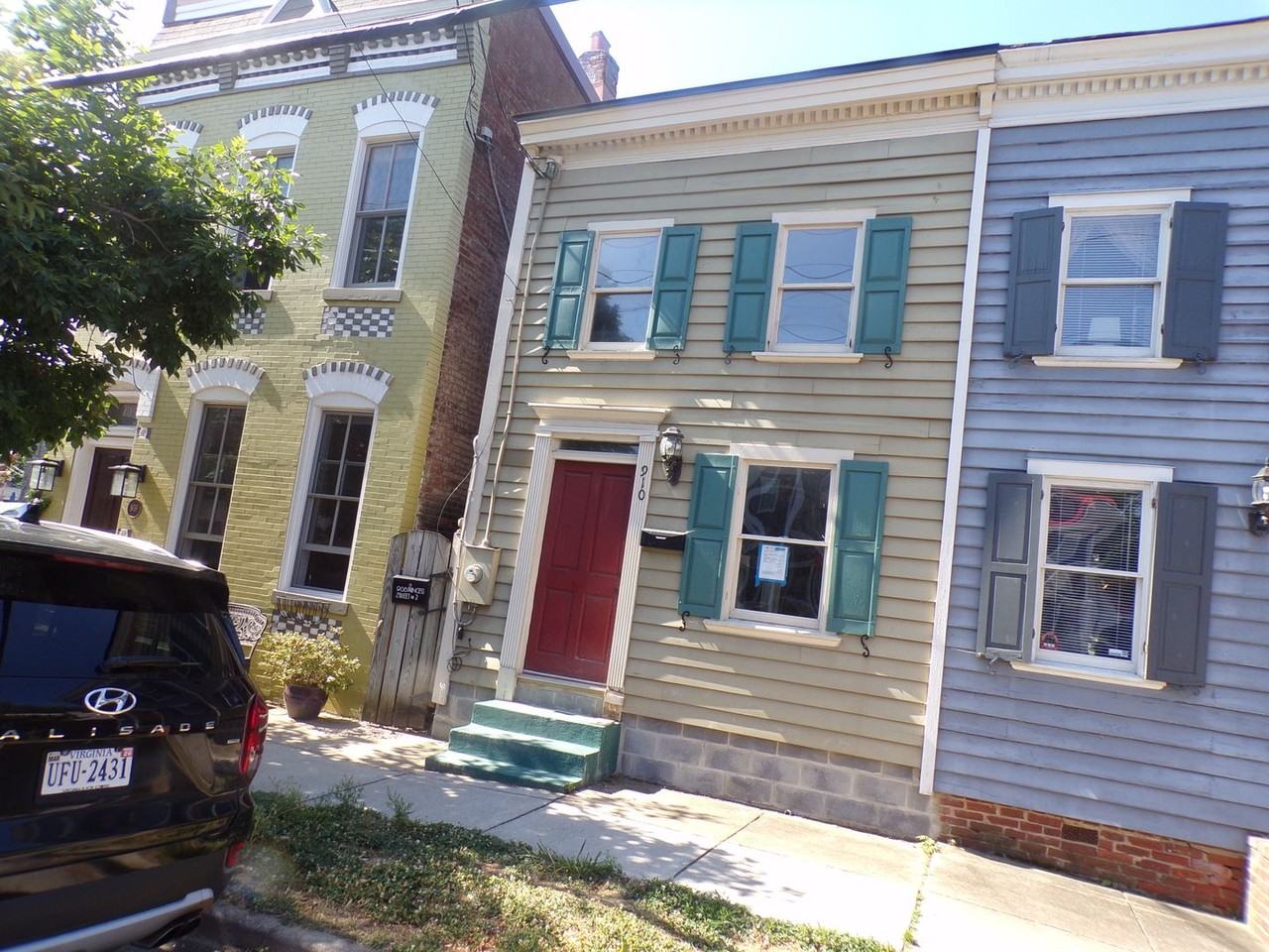 910 Princess St - Photo 2 of 22