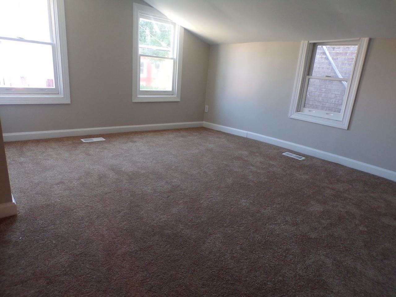 910 Princess St - Photo 3 of 22