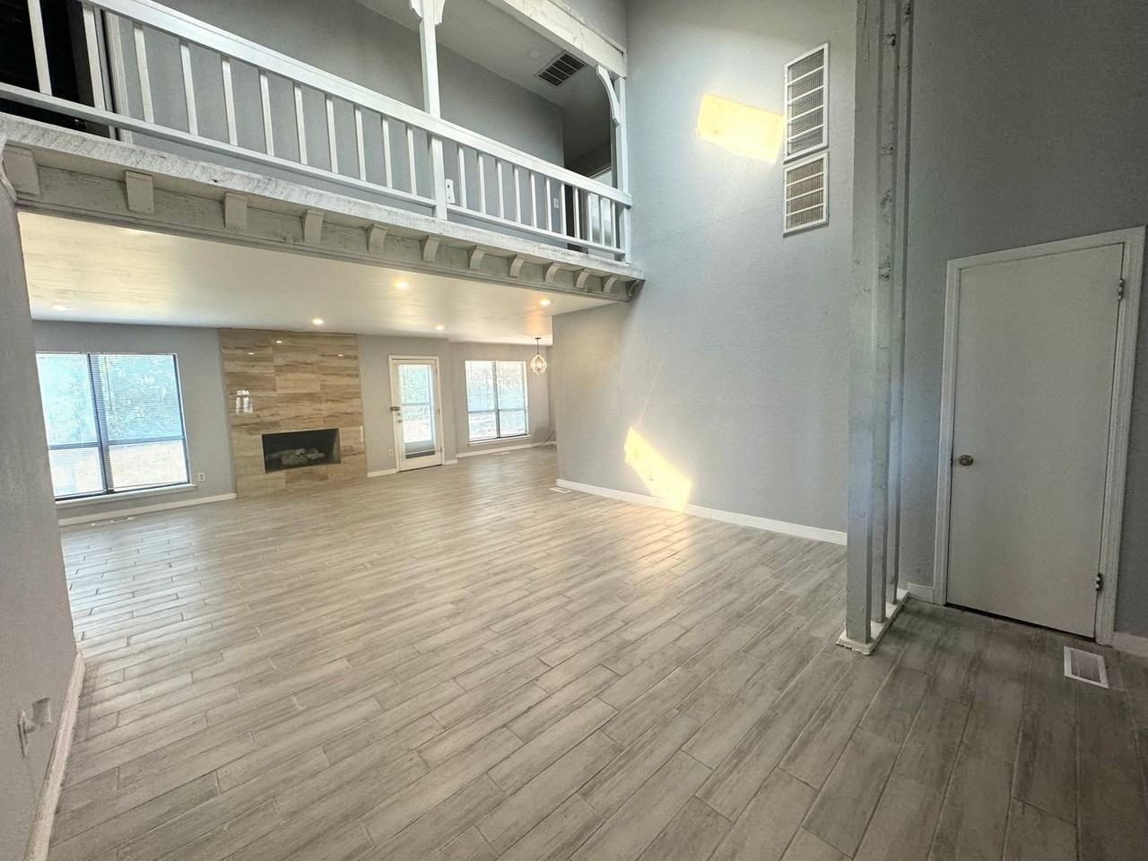 7809 S Joplin Ave - Photo 3 of 46