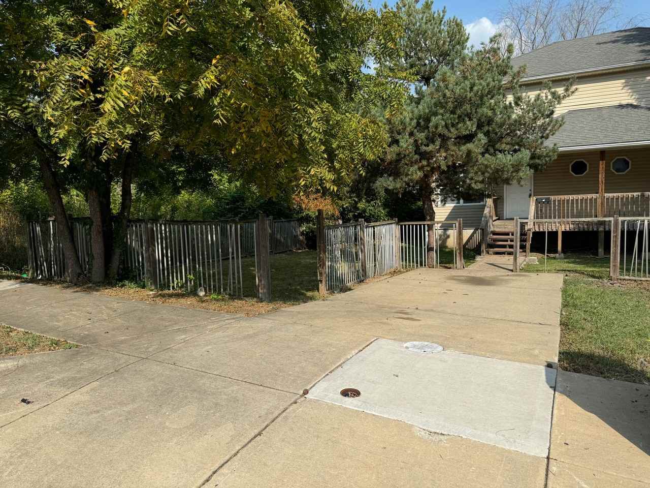 2929 Mersington Ave. Kansas City, MO 64129 - Photo 2 of 13