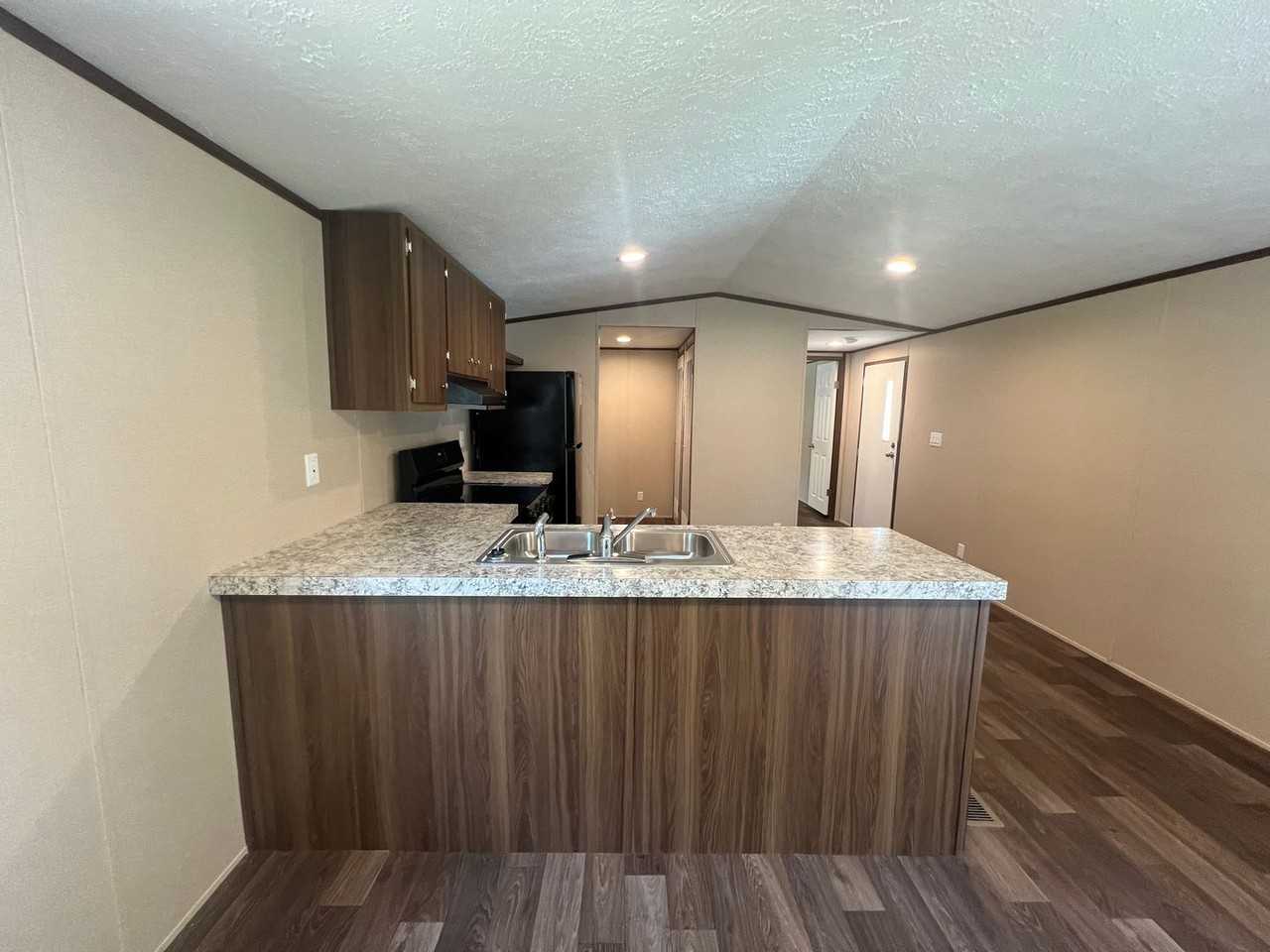 109 Harrison St - Photo 2 of 13