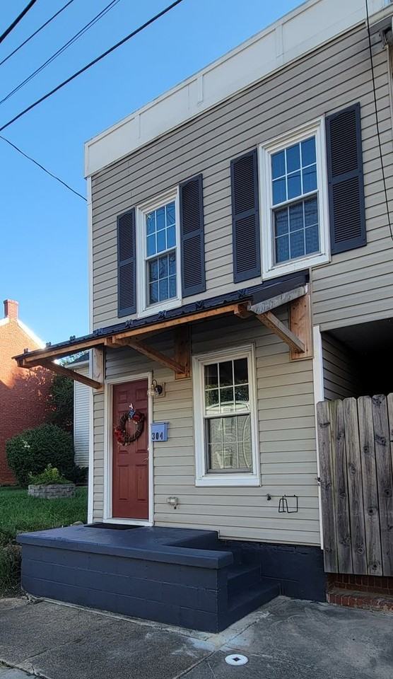 304 Madison St - Photo 2 of 30