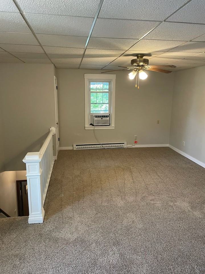 49 1/2 9th St - Photo 4 of 38