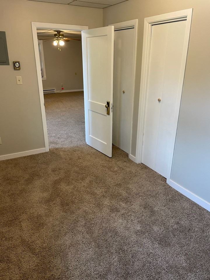 49 1/2 9th St - Photo 5 of 38