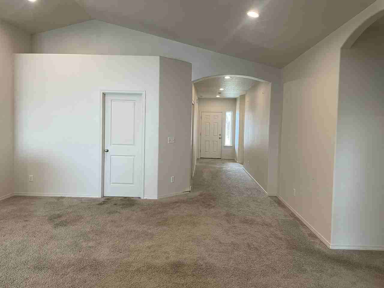 4248 W Bufflehead Blvd - Photo 2 of 9