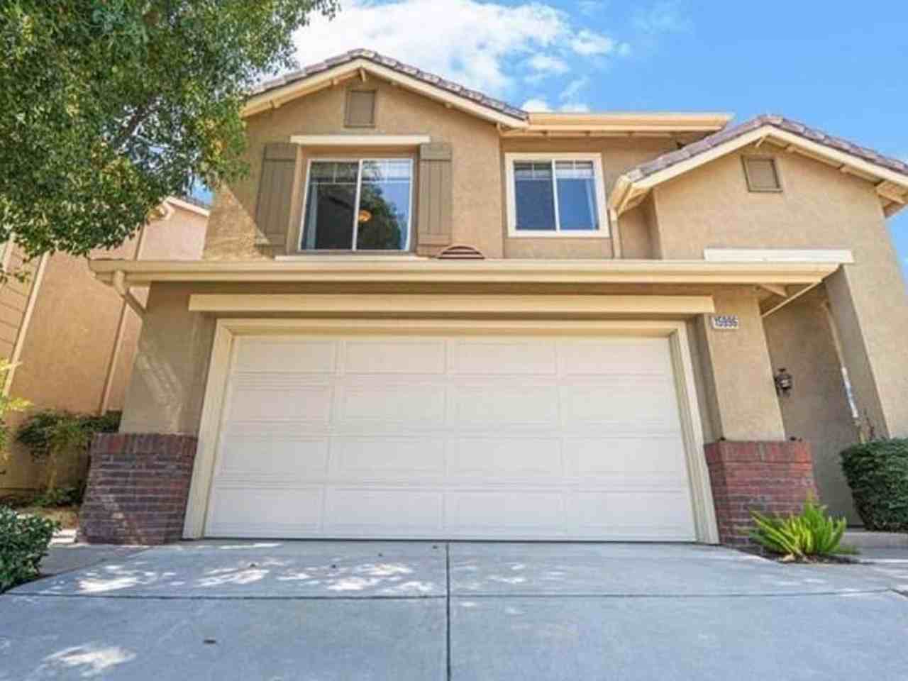 15996 Mihaylo Ct - Photo 2 of 17