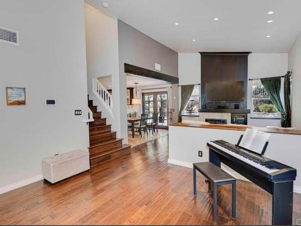 15996 Mihaylo Ct - Photo 7 of 17