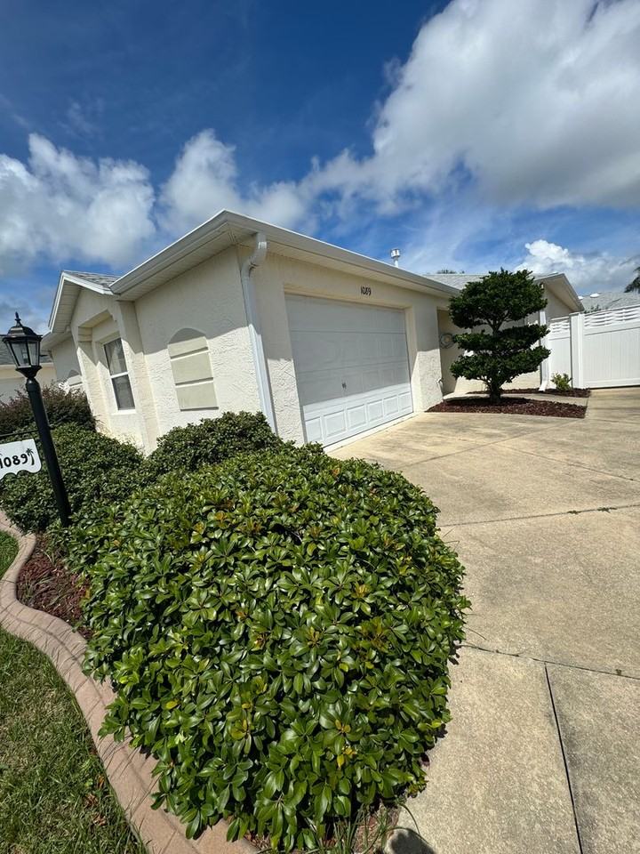 1089 Reidville Rd - Photo 2 of 32