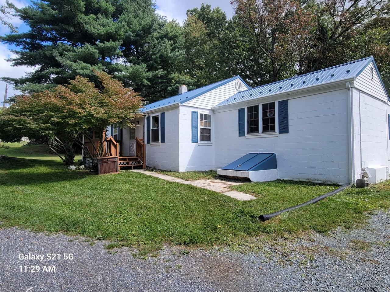 11880 S Mountain Rd - Photo 2 of 32