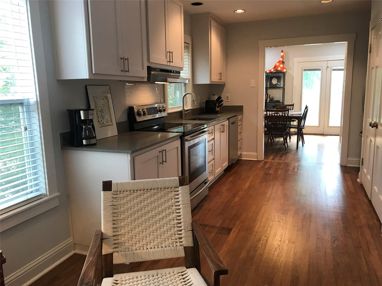 5007 Avenue H - Photo 2 of 31