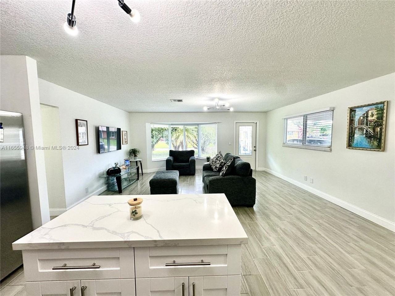 3511 Quentin Ave - Photo 3 of 17