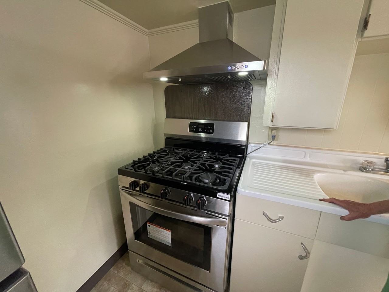 4151-4157 D [PRM: Marlene] (4) - Photo 3 of 15