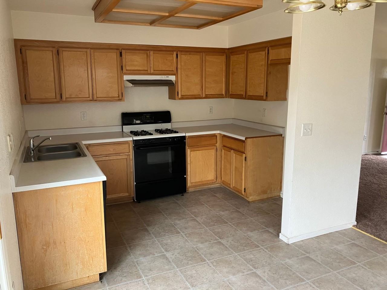 534 San Juan Bautista Ave - Photo 7 of 18