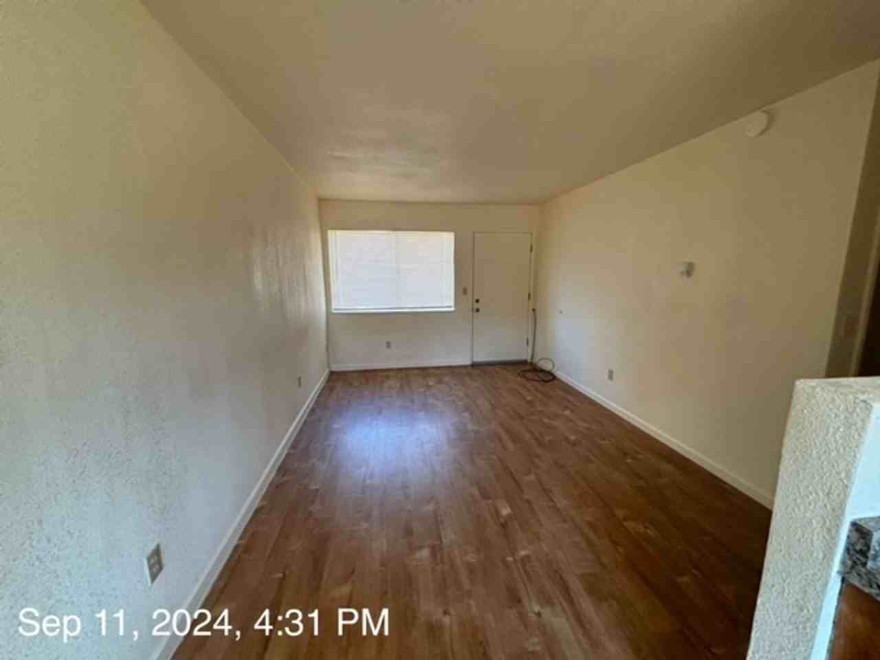 529 Oak St - Photo 2 of 8