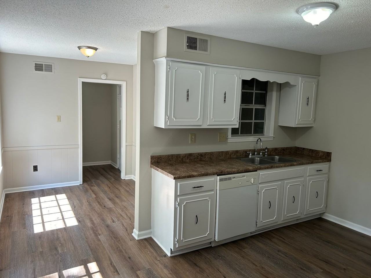 7397 Meadowbrook Dr - Photo 4 of 25