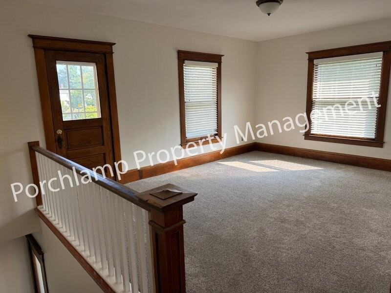 553 Union Ave Se #2 - Photo 3 of 19