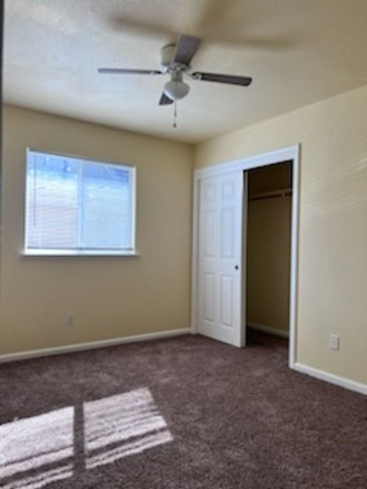 713 Vista Del Rey Dr - Photo 2 of 8