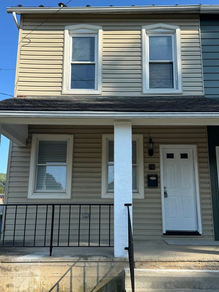 176 North St - Photo 2 of 29