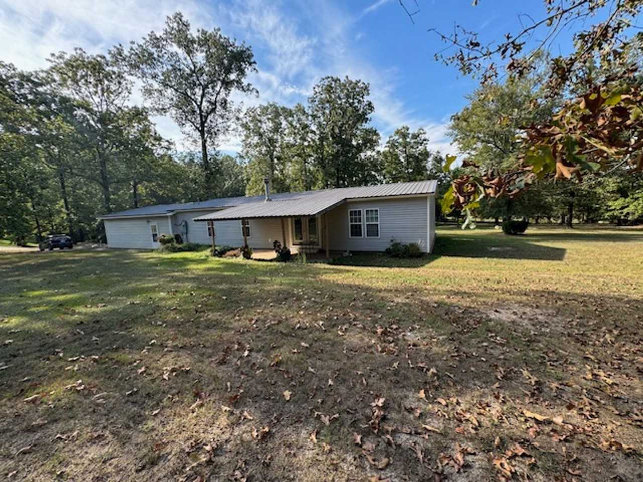 2455 Singleton Ln - Photo 3 of 13