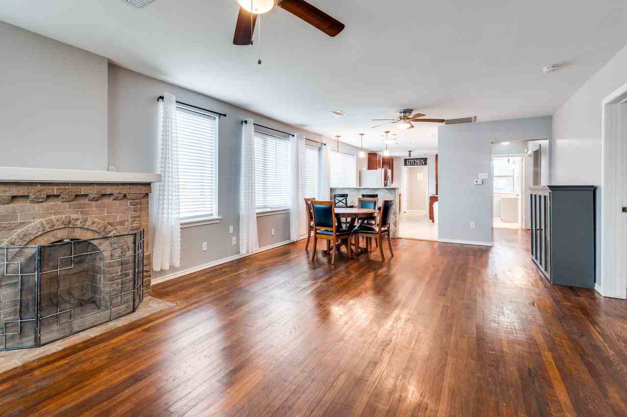 1506 Hollywood Ave - Photo 2 of 9