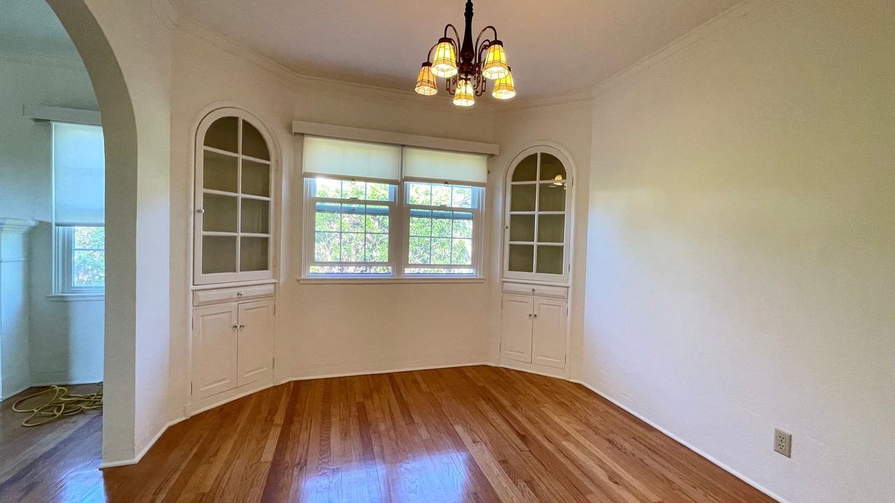 1491 Iris St - Photo 3 of 14