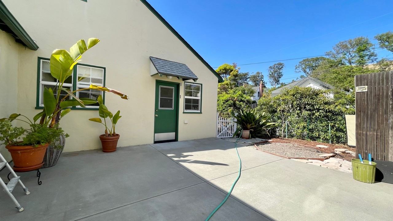 1491 Iris St - Photo 6 of 14