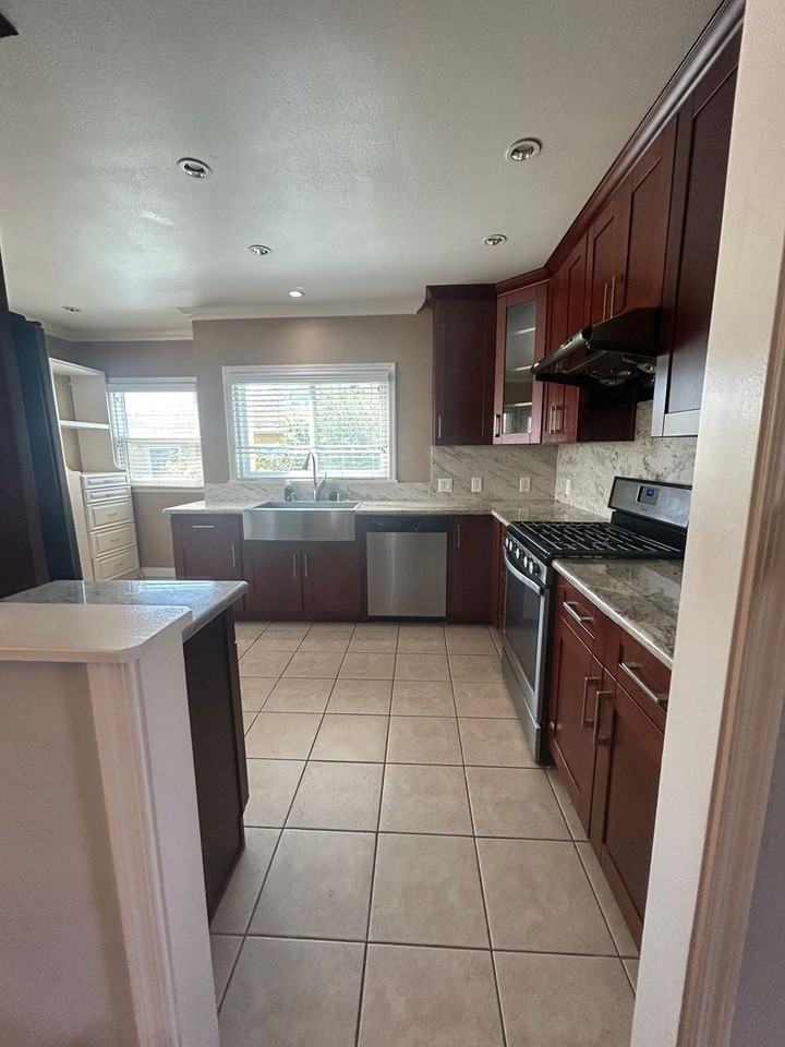 922 S Patton Ave - Photo 7 of 44