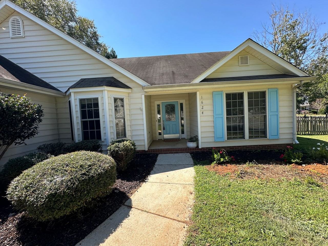 1624 Olde Carolina Ct - Photo 3 of 29