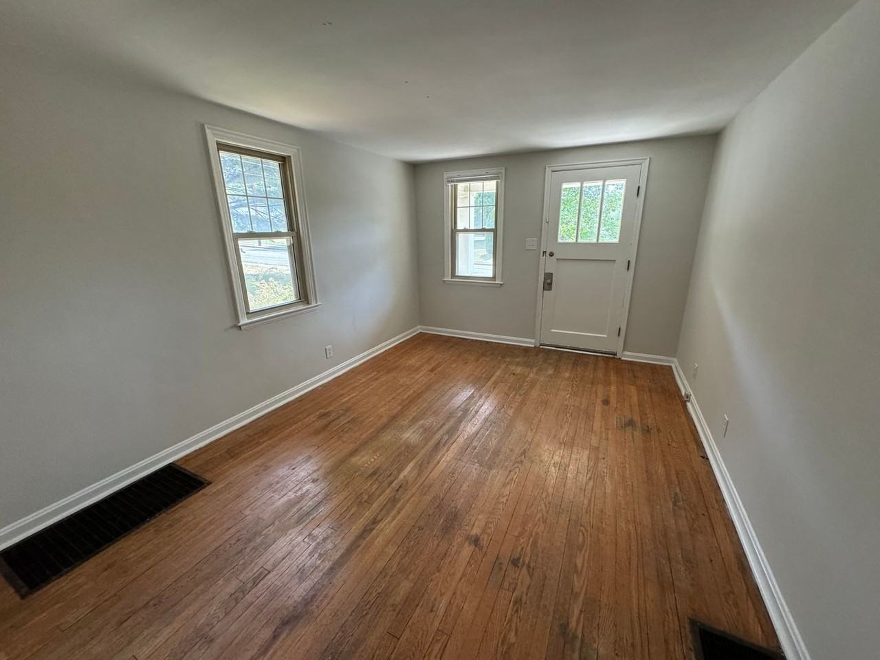 2226 Kipling Ave - Photo 3 of 17