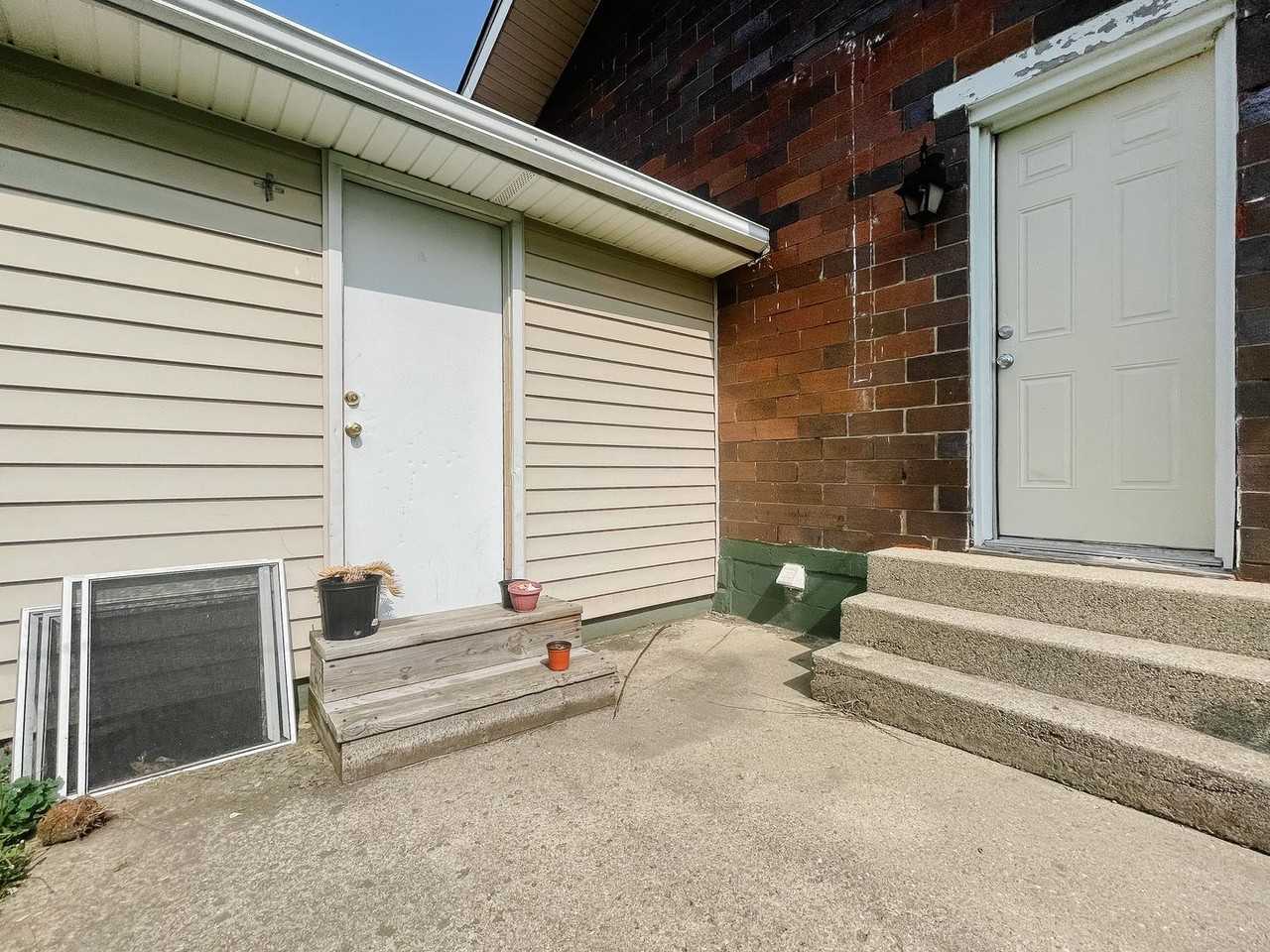 509 W 8th St - Photo 6 of 17