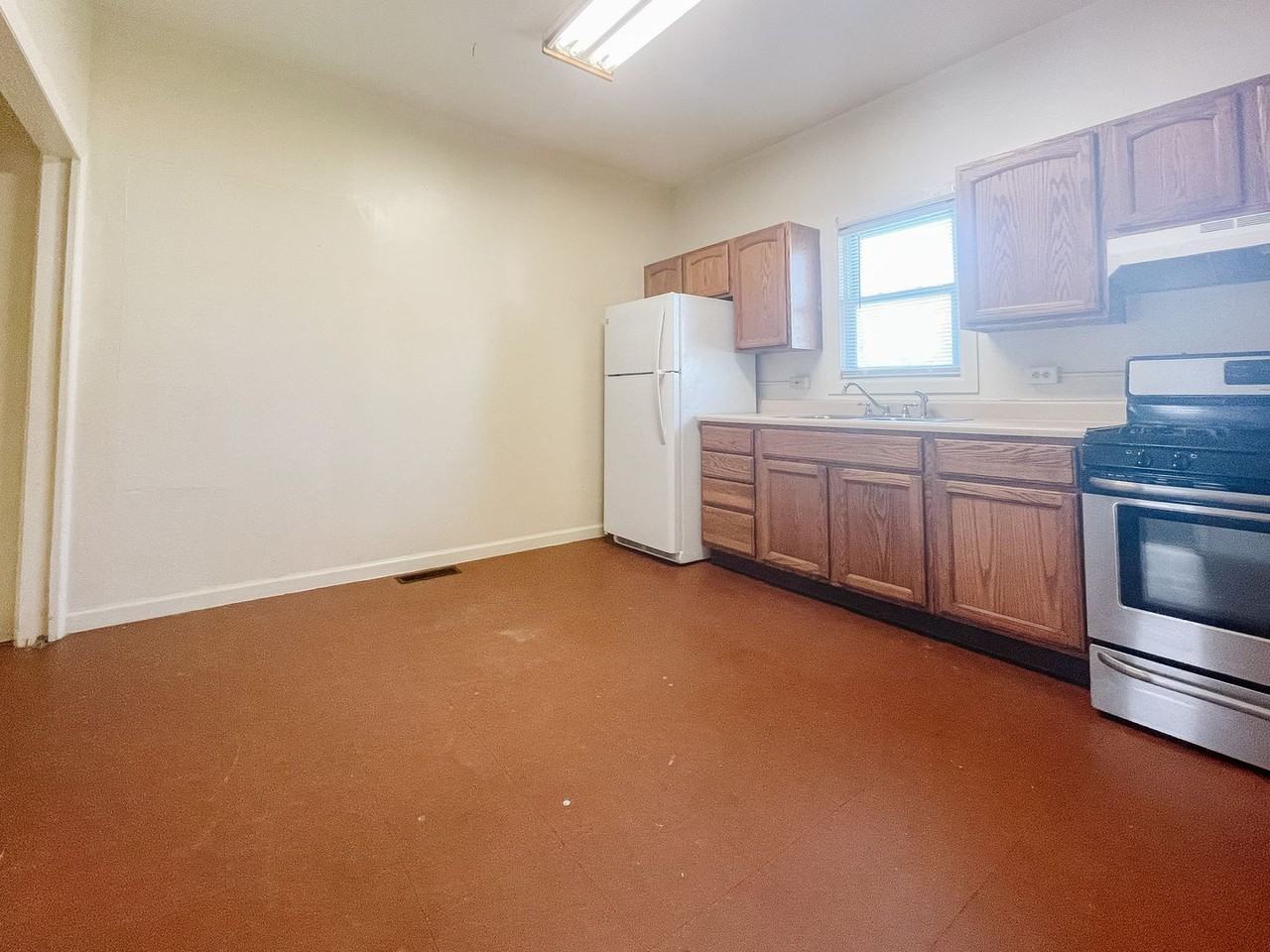 509 W 8th St - Photo 6 of 17