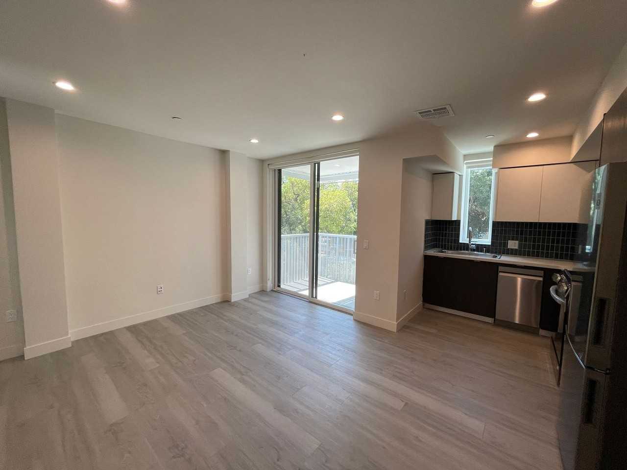 132 Rosemont Ave - Photo 2 of 27