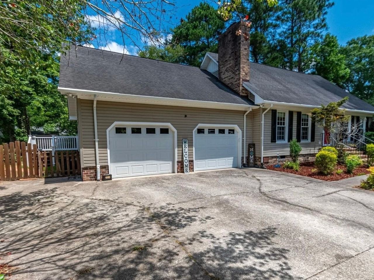 379 Red Fox Rd - Photo 4 of 33