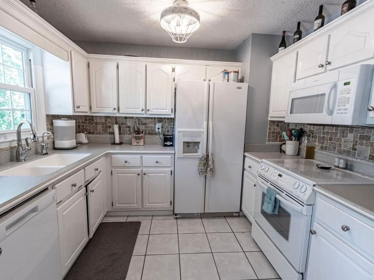 379 Red Fox Rd - Photo 5 of 33