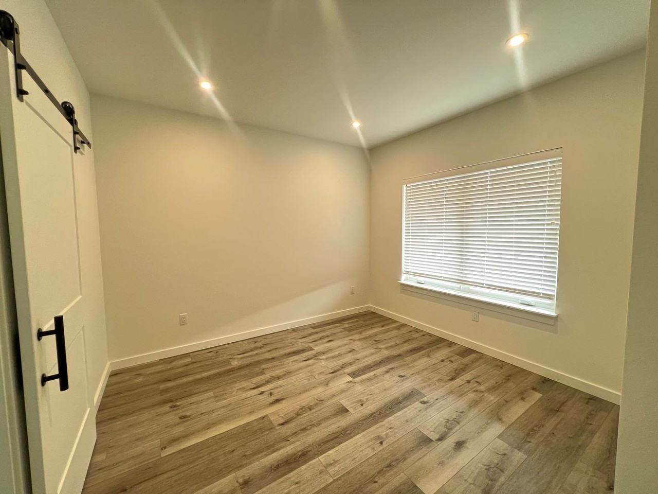 1704 W Lincoln St #2C - Photo 4 of 18