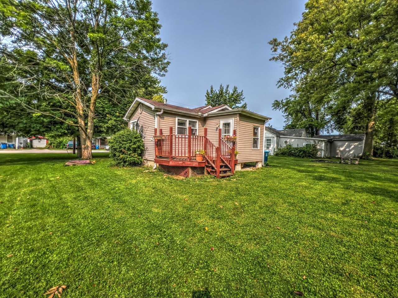 107 N Pearl St - Photo 3 of 13