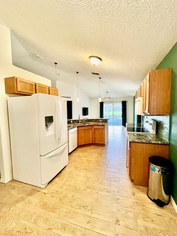 2578 12th Sq Sw - Photo 3 of 23