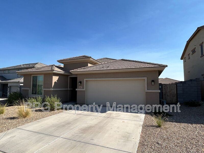 18467 W Country Club Ter - Photo 2 of 20