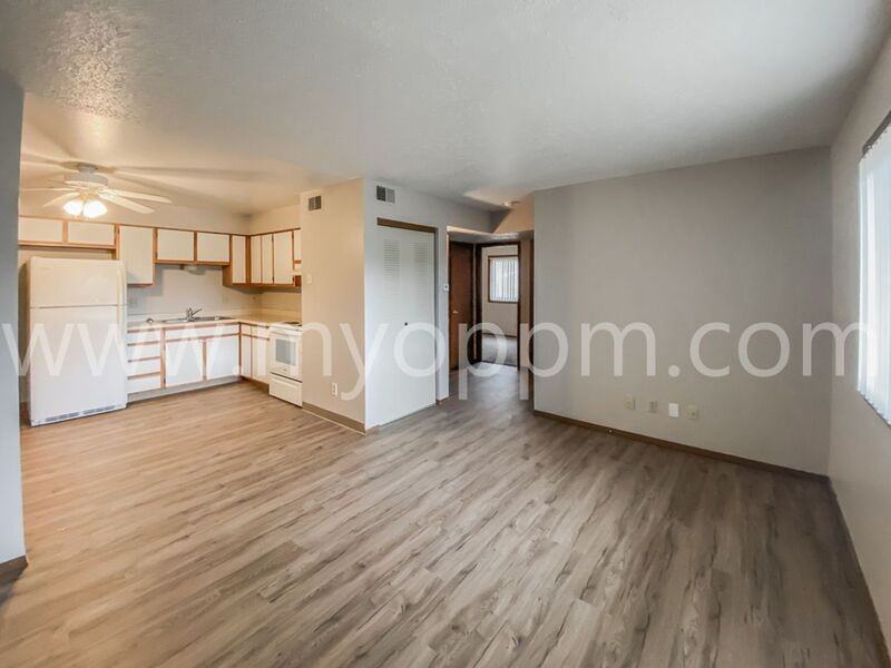 15611 N 4th St #B6 - Photo 3 of 12