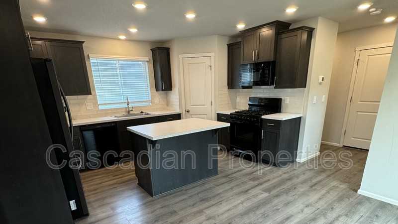 2002 Smith Dr - Photo 3 of 9