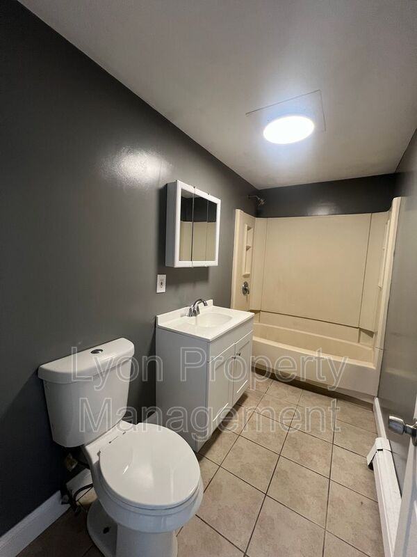 156 Pleasant St #3 - Photo 6 of 9