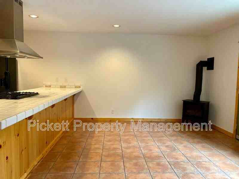 4673 Nw Walgren Dr #C - Photo 4 of 12