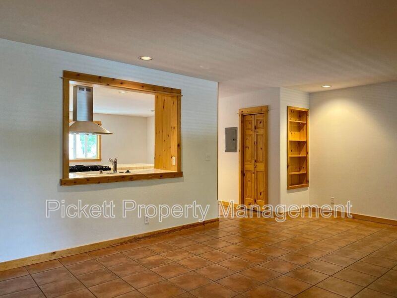 4673 Nw Walgren Dr #C - Photo 6 of 12