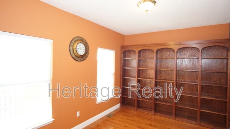 3006 Franklin Ave - Photo 2 of 24