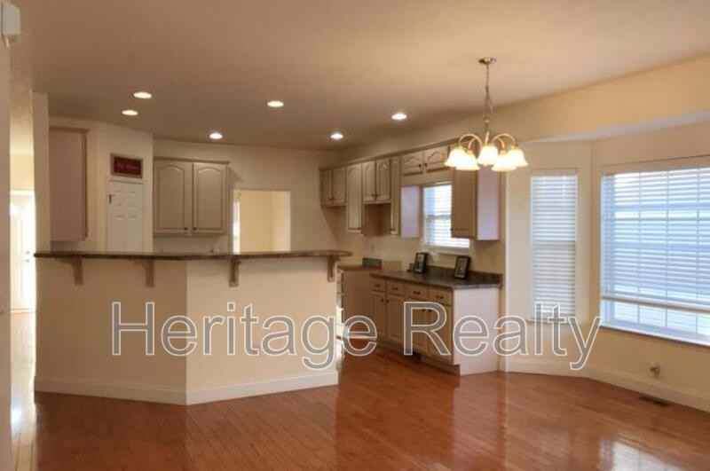 3006 Franklin Ave - Photo 5 of 24