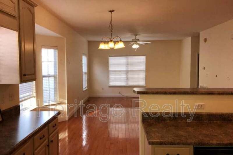 3006 Franklin Ave - Photo 6 of 24