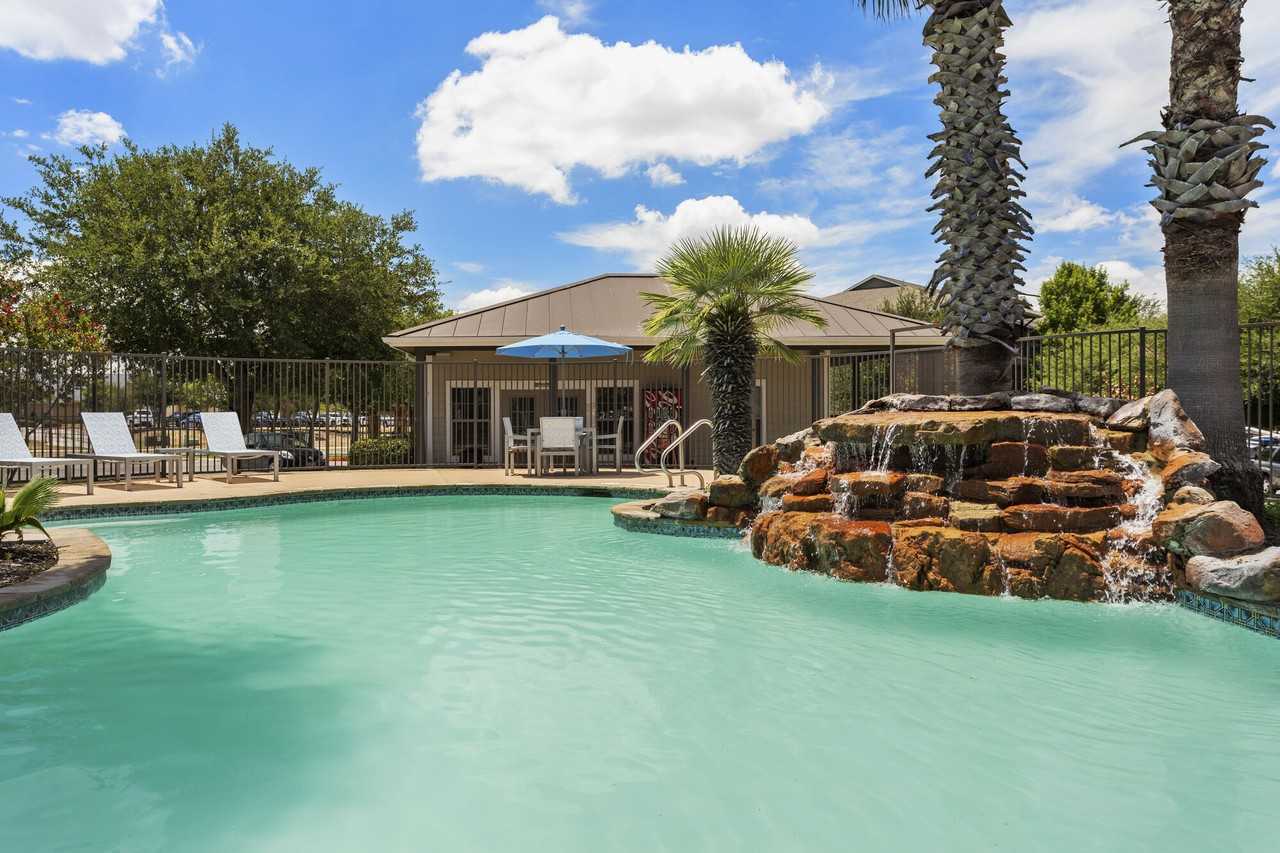 Springmarc - Photo 4 of 126